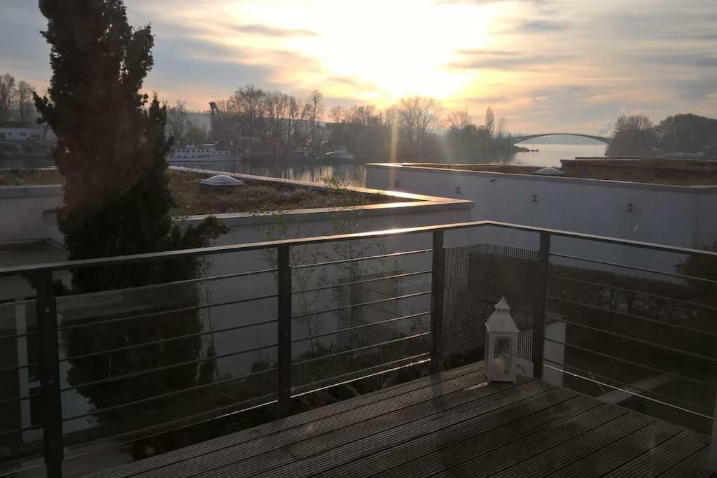 Wohnen Am Wasser Wiesbaden Buitenkant foto